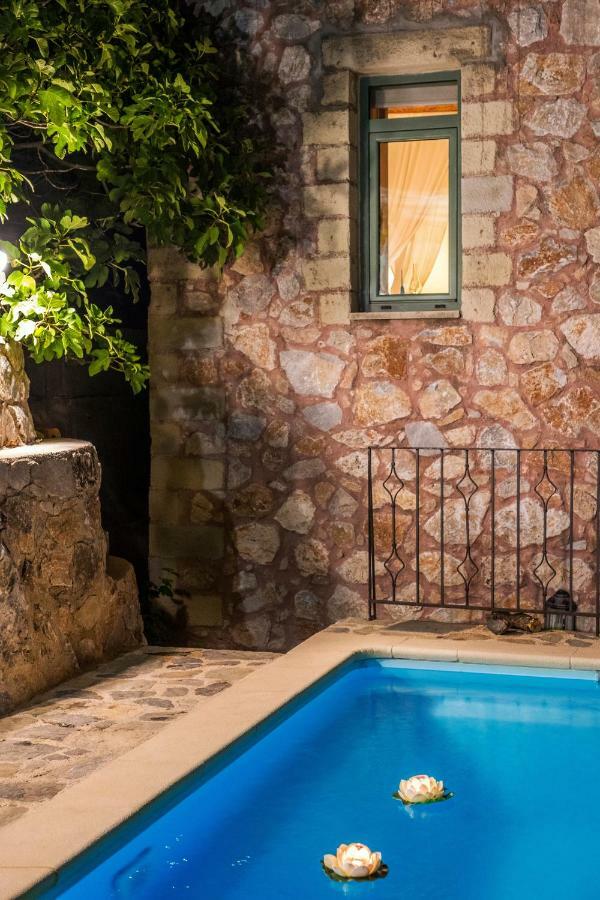 Stone Built Villa Galatia, Poolside & Perfect View Καρές Εξωτερικό φωτογραφία